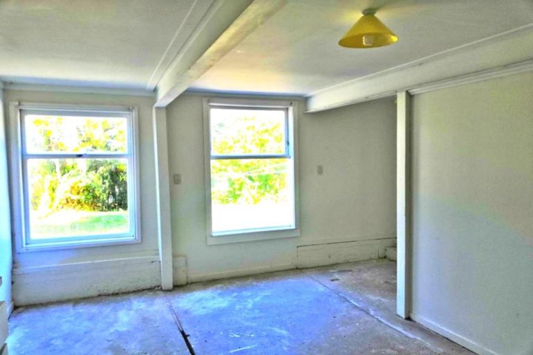 Photo of property in 71 Chivalry Road, Glenfield, Auckland, 0629