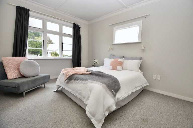 Photo of property in 2 Mckenzie Terrace, Carterton, 5713