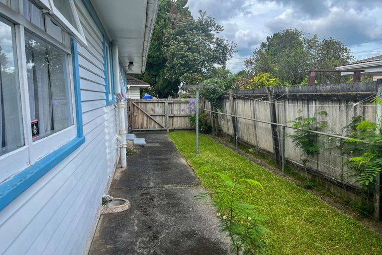 Photo of property in 26 Vanguard Road, Kelston, Auckland, 0602