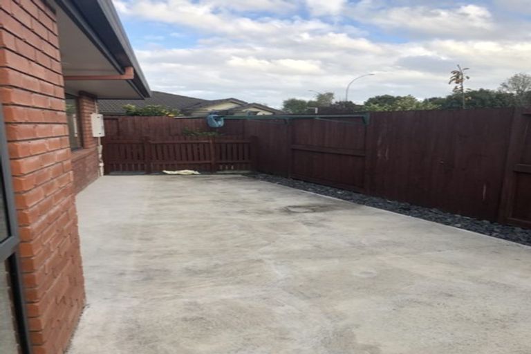 Photo of property in 22 Whitford Place, Rototuna North, Hamilton, 3210