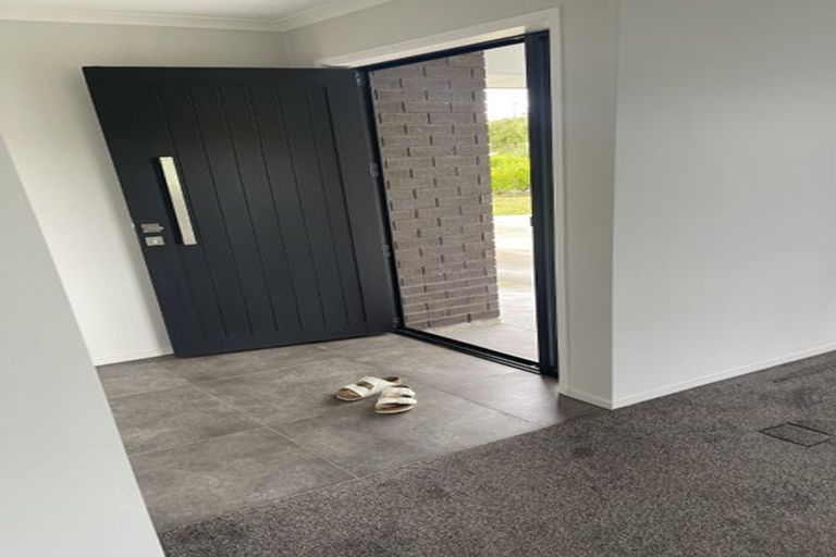 Photo of property in 22 Walter Lawry Road, Paerata, Pukekohe, 2124