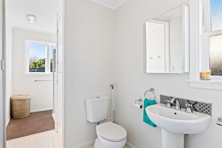 Photo of property in 9 Mahana Road, Paraparaumu Beach, Paraparaumu, 5032