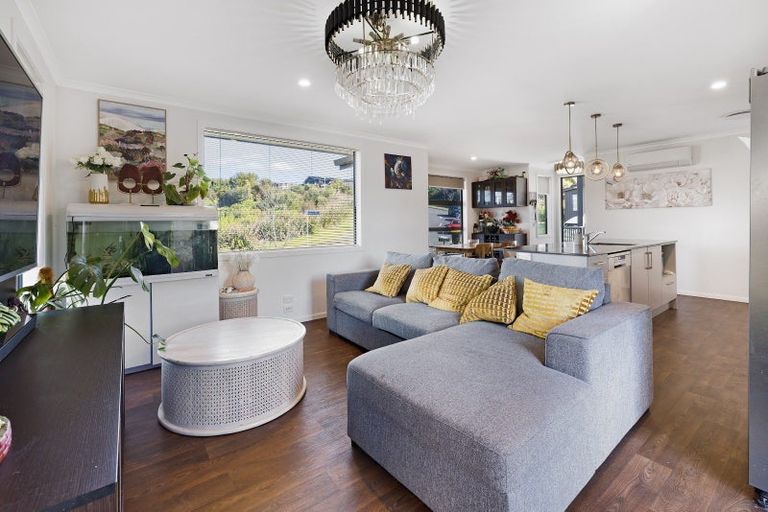 Photo of property in 2 Hauruia Way, Pyes Pa, Tauranga, 3112