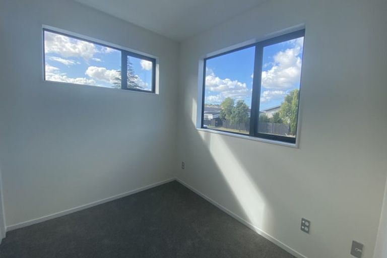 Photo of property in 37d Allington Road, Massey, Auckland, 0614