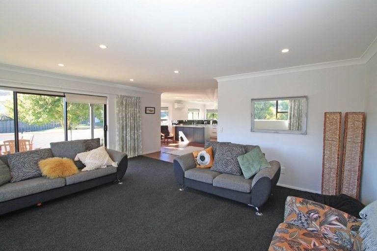 Photo of property in 32 Branch Road, Highlands Park, New Plymouth, 4312