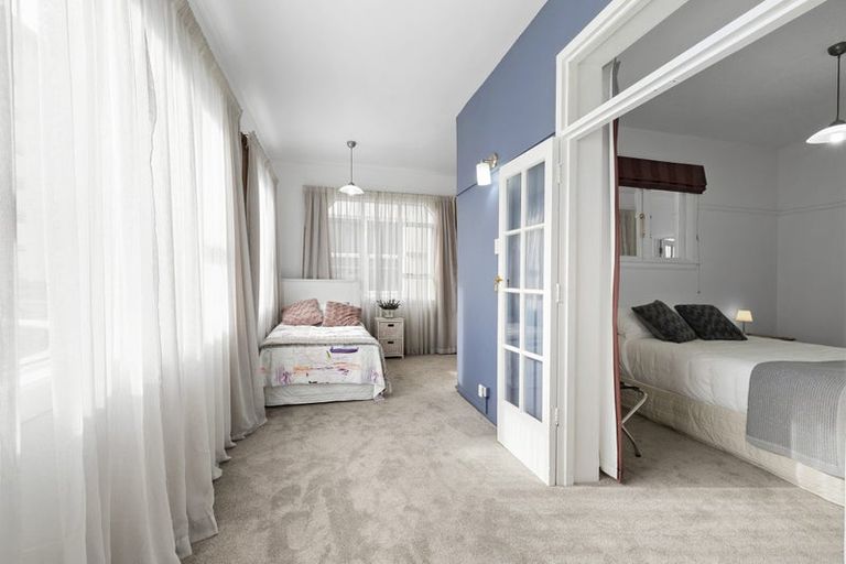 Photo of property in Devonport Apartments, 22/127 Saint Aubyn Street, New Plymouth, 4310