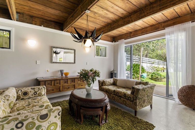 Photo of property in 890 Beach Road, Waiake, Auckland, 0630