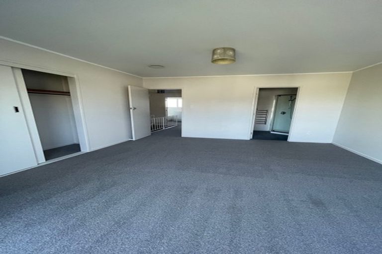 Photo of property in 2/100 Titirangi Road, New Lynn, Auckland, 0600