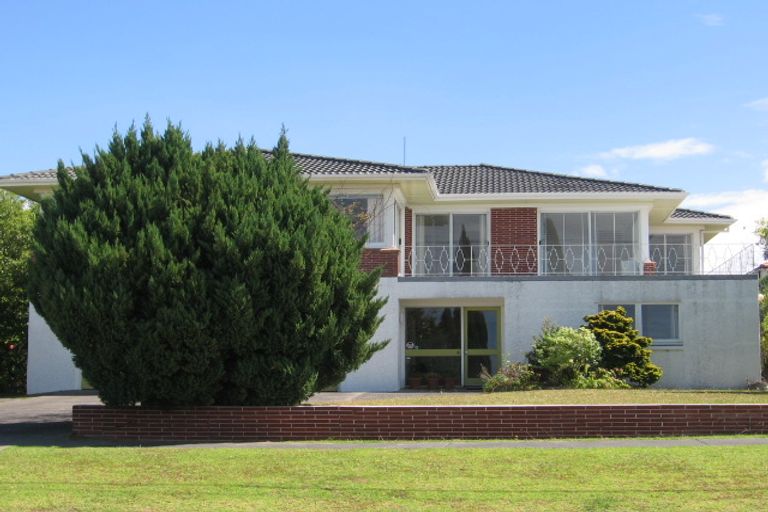 Photo of property in 58 Gulf View Road, Murrays Bay, Auckland, 0630