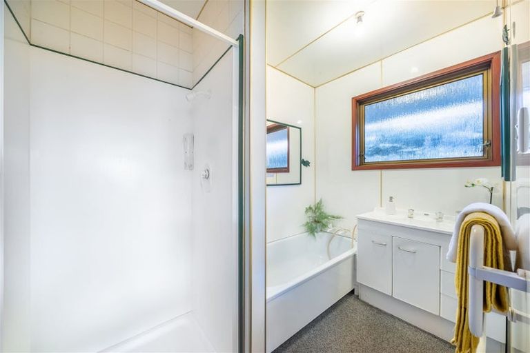 Photo of property in 2/2 Parera Grove, Heretaunga, Upper Hutt, 5018