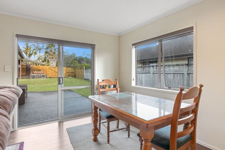 Photo of property in 6 Caffreys Avenue, Massey, Auckland, 0614