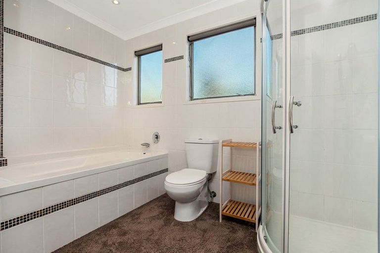 Photo of property in 19 Twin Court, Albany, Auckland, 0632