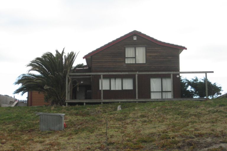 Photo of property in 15 Takitimu Street, Waitarere Beach, Levin, 5510