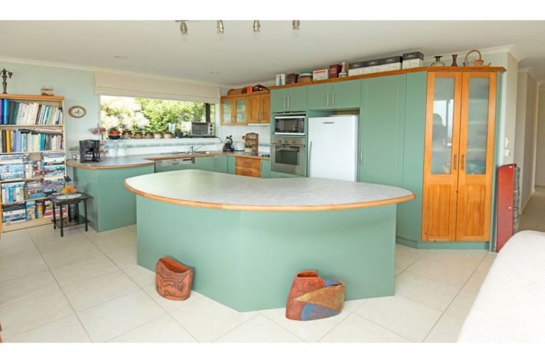 Photo of property in 115 Pacific Parade, Army Bay, Whangaparaoa, 0930