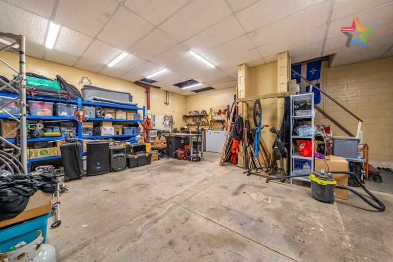 Photo of property in 38 James Grove, Stokes Valley, Lower Hutt, 5019