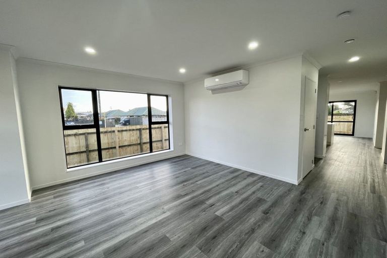 Photo of property in 65c Manuroa Road, Takanini, 2112