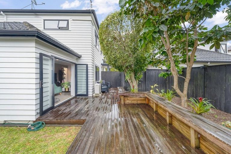 Photo of property in 5 Carousel Crescent, East Tamaki Heights, Auckland, 2016