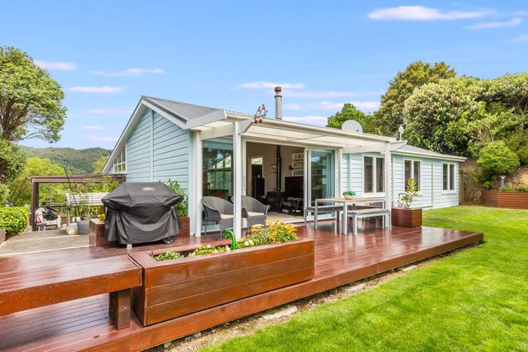 Photo of property in 51 Howard Road, Point Howard, Lower Hutt, 5013