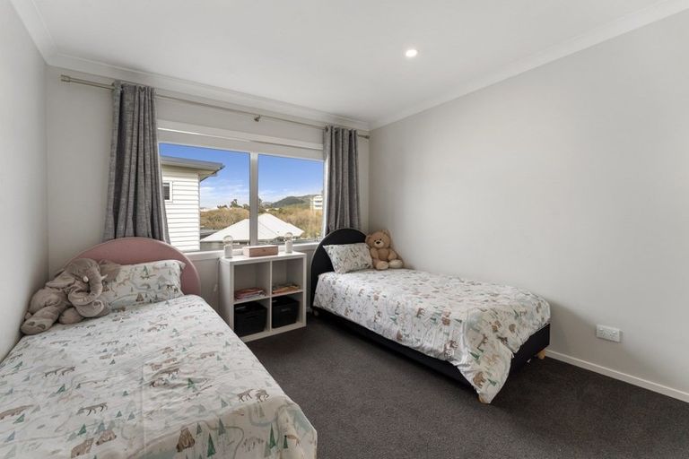 Photo of property in 10 Tieke Lane, Kenepuru, Porirua, 5022