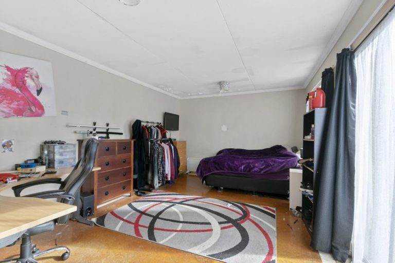 Photo of property in 195 Wellington Road, Wainuiomata, Lower Hutt, 5014