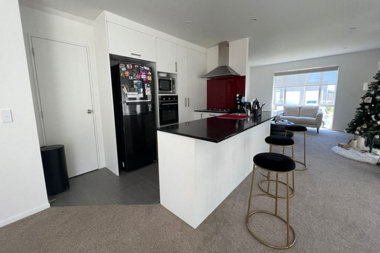 Photo of property in 10 Aeronautic Road, Takanini, 2112