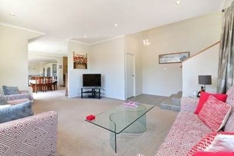 Photo of property in 5 Seamount Drive, Red Beach, 0932