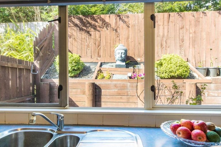 Photo of property in 9 Bickleigh Grove, New Lynn, Auckland, 0600