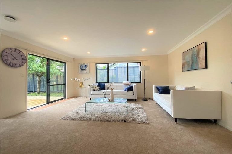 Photo of property in 16 Kilsyth Way, East Tamaki Heights, Auckland, 2016