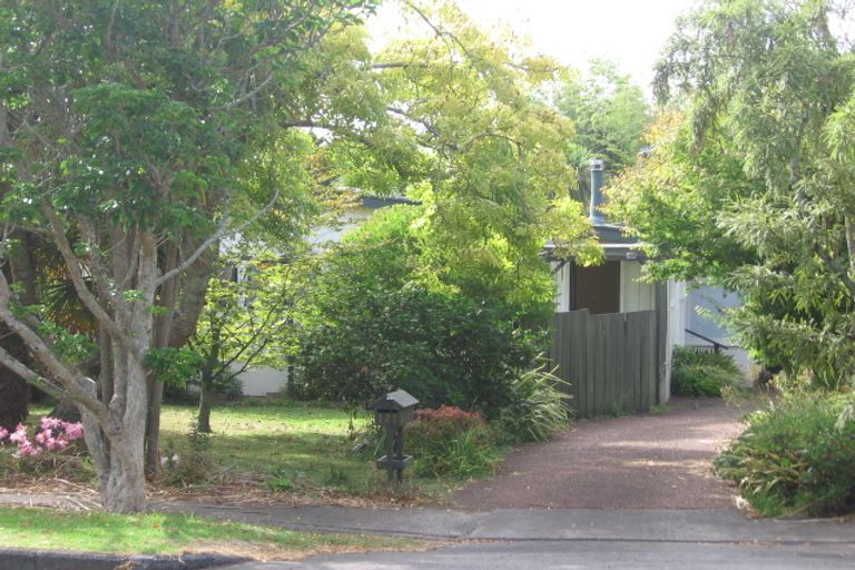 Photo of property in 121 Lynwood Road, New Lynn, Auckland, 0600