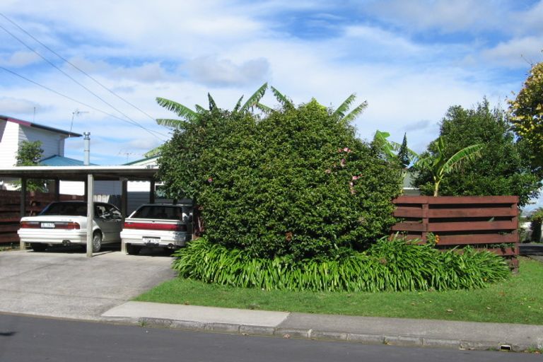 Photo of property in 2/5 Richard Avenue, Bucklands Beach, Auckland, 2014