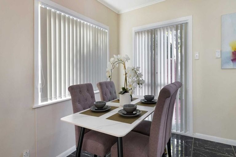 Photo of property in 64 Seabrook Avenue, New Lynn, Auckland, 0600