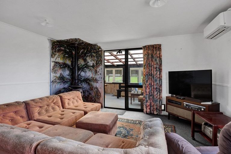 Photo of property in 17 Hobson Street, Normanby, Hawera, 4614