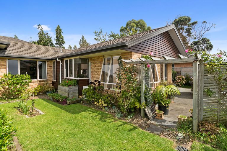 Photo of property in 10/17 Simmonds Grove, Greerton, Tauranga, 3112