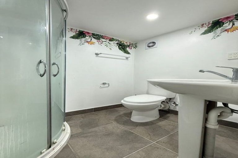 Photo of property in 60 Orams Road, Hillpark, Auckland, 2102