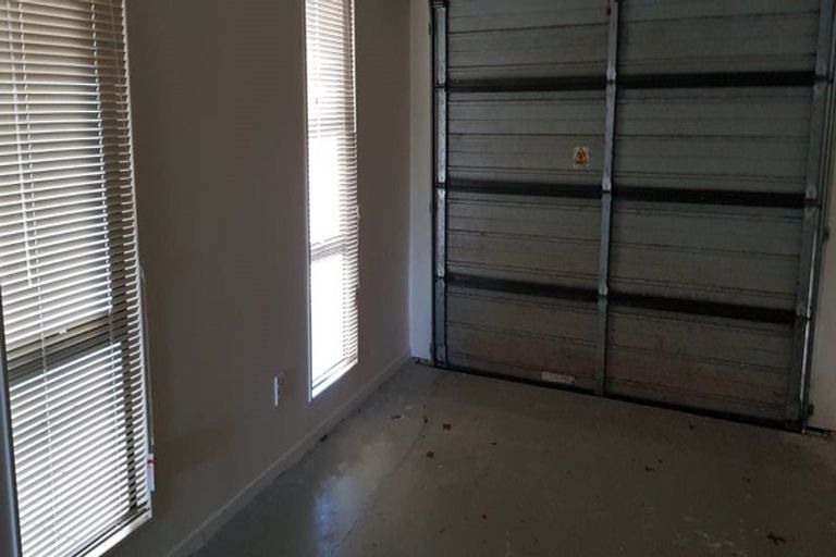 Photo of property in 8/3 Orwell Road, Greenhithe, Auckland, 0632