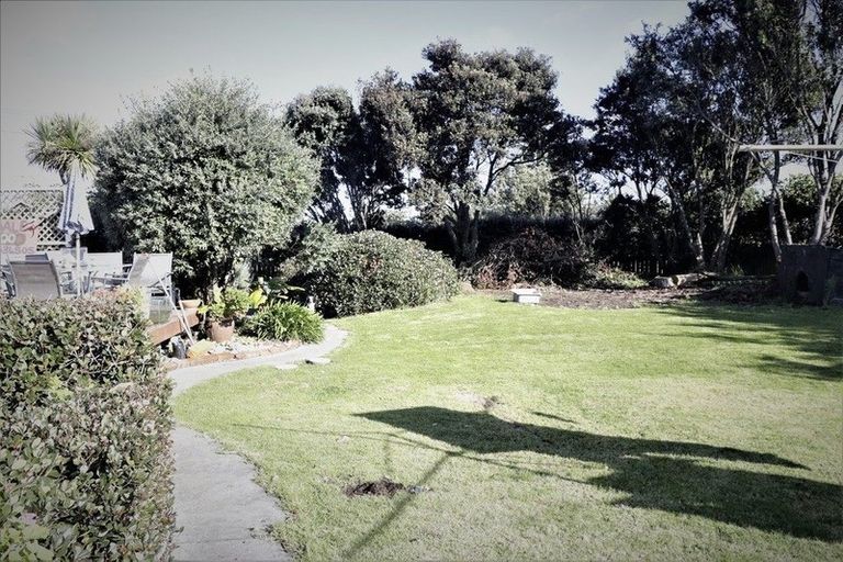 Photo of property in 2 Egmont Street, Castlecliff, Whanganui, 4501