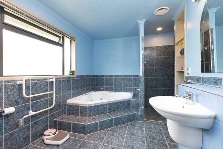 Photo of property in 5 Azure Place, Huntington, Hamilton, 3210