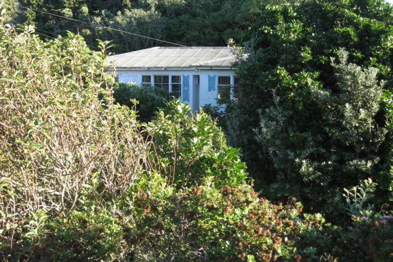Photo of property in 36 Miles Crescent, Newlands, Wellington, 6037