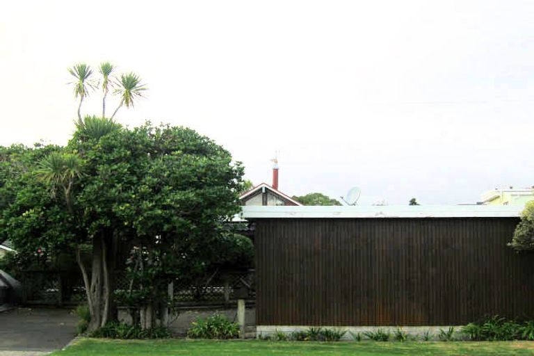 Photo of property in 58 Manly Street, Paraparaumu Beach, Paraparaumu, 5032