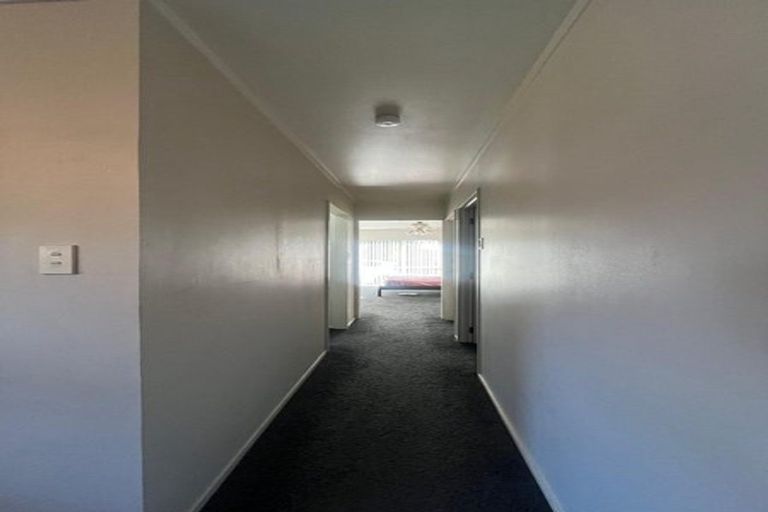 Photo of property in 1/3 Eulogy Place, Randwick Park, Auckland, 2105
