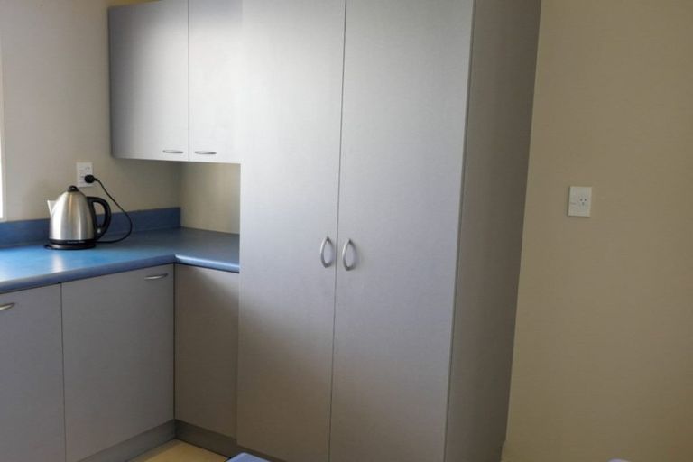 Photo of property in 1 Hillview Place, Amberley, 7410