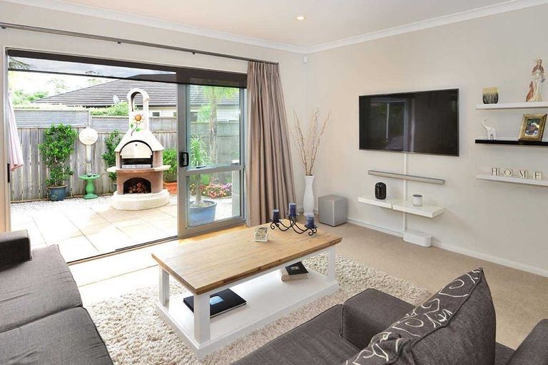 Photo of property in 12 Whares Court, Silverdale, 0932