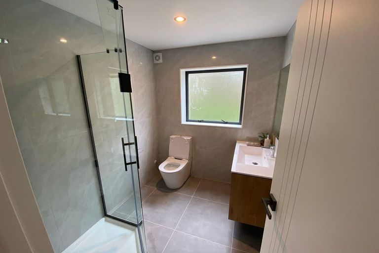 Photo of property in 3 Satchell Place, Birkenhead, Auckland, 0626