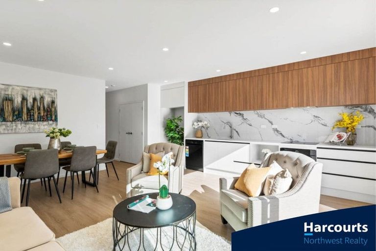 Photo of property in 5/18 Ranui Station Road, Ranui, Auckland, 0612