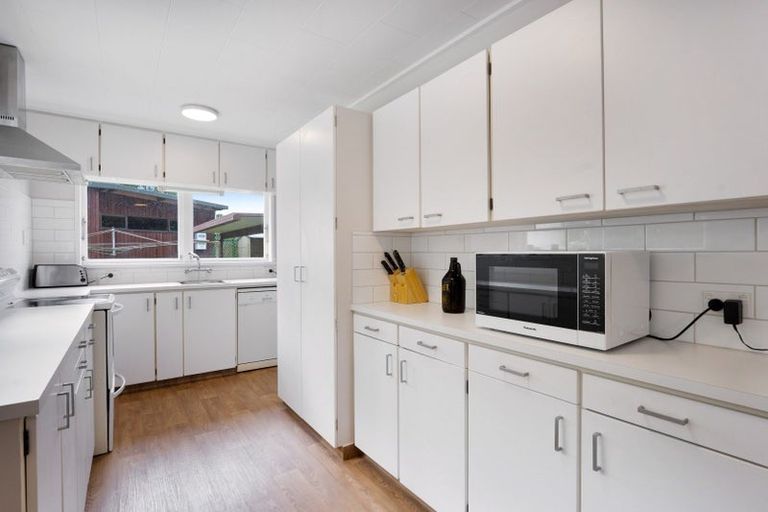 Photo of property in 140 Great South Road, Manurewa, Auckland, 2102