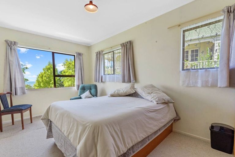 Photo of property in 258 Whangaparaoa Road, Red Beach, 0932