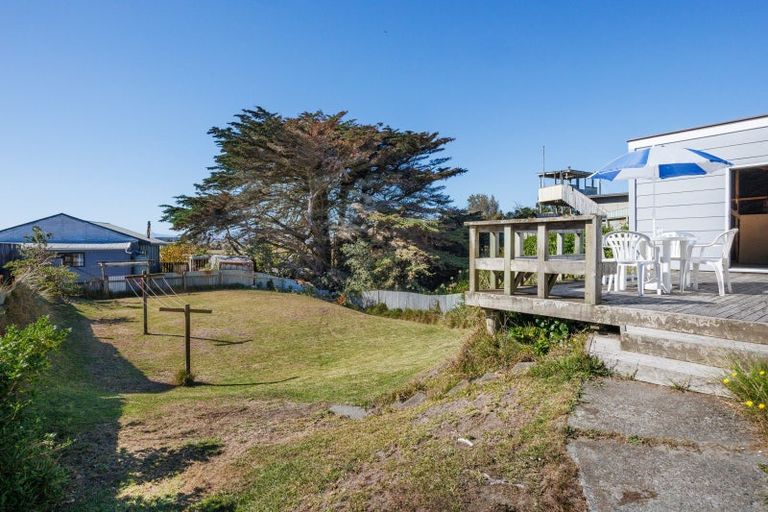 Photo of property in 13 Nelson Street, Foxton Beach, Foxton, 4815