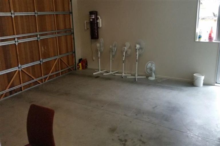 Photo of property in 404 Chapel Road, Flat Bush, Auckland, 2016