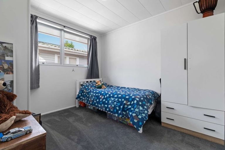 Photo of property in 2/9 Riverlea Road, Whenuapai, Auckland, 0618