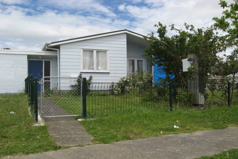 Photo of property in 1 Kemble Close, Mangere, Auckland, 2022